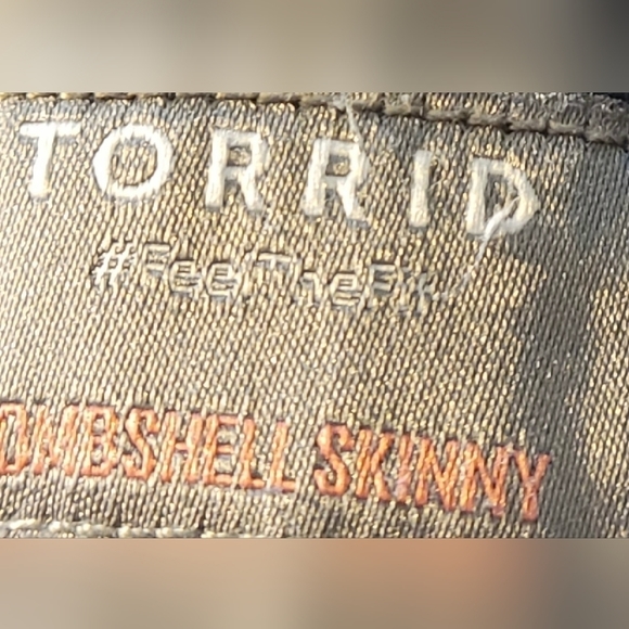 Torrid women's feel the fit bonbshell skinny jeans size 22S - Picture 3 of 4